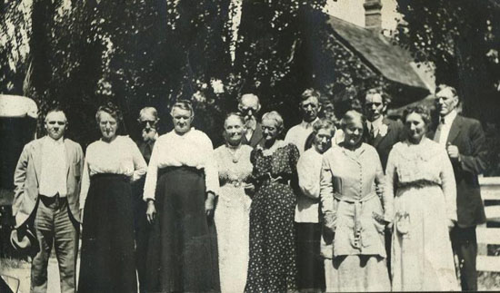 Booth, Robert family reunion 1917 Alpine_small.jpg