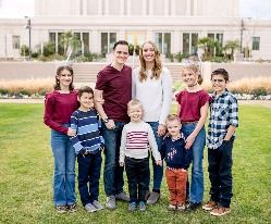 A large young blond family